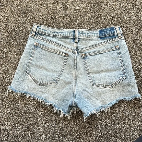 Abercrombie & Fitch The Mom Short - Picture 2 of 4